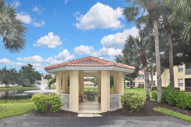 903 CASA DEL LAGO WAY 903, Venice, FL 34292