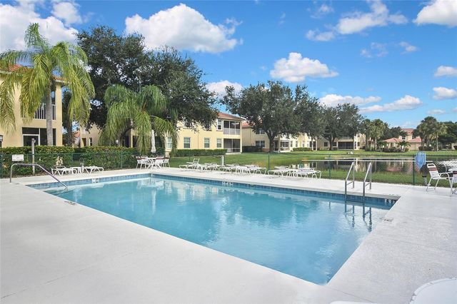 903 CASA DEL LAGO WAY 903, Venice, FL 34292