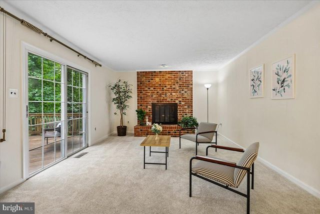 15427 SKYLINE DR, Dumfries, VA 22025