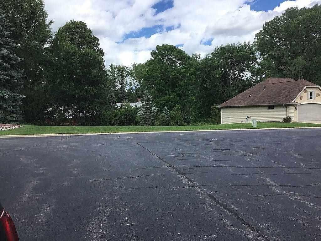 1330 NORTH LAKE COURT, Appleton, WI 54913