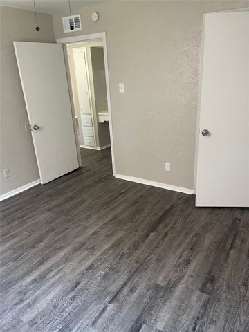 5526 Reiger Avenue 109, Dallas, TX 75214