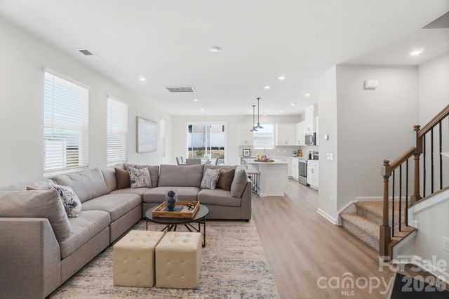 5216 Wyes Oak Lane, Charlotte, NC 28269