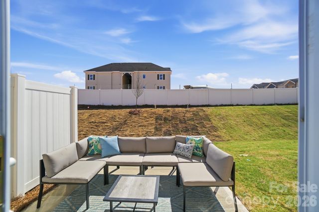 5216 Wyes Oak Lane, Charlotte, NC 28269