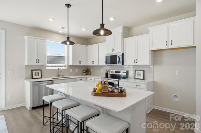 5216 Wyes Oak Lane, Charlotte, NC 28269