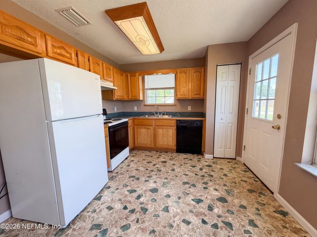 27224 W THIRTEENTH Avenue, Hilliard, FL 32046