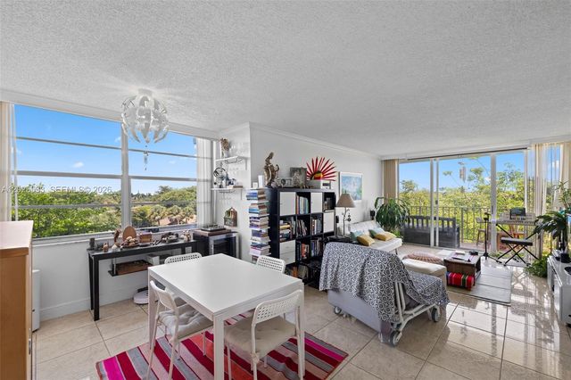 13120 SW 92nd Avenue B505, Miami, FL 33176