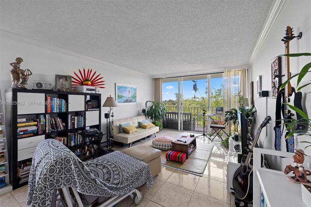 13120 SW 92nd Avenue B505, Miami, FL 33176