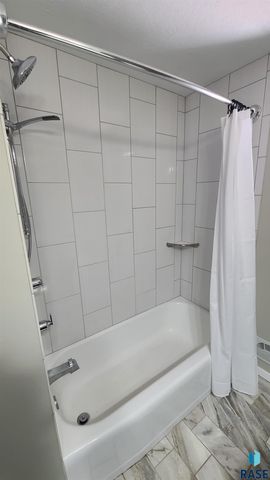 921 S Conklin Ave Avenue, Sioux Falls, SD 57103