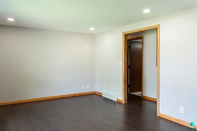 921 S Conklin Ave Avenue, Sioux Falls, SD 57103