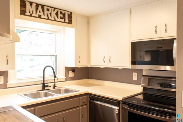 921 S Conklin Ave Avenue, Sioux Falls, SD 57103