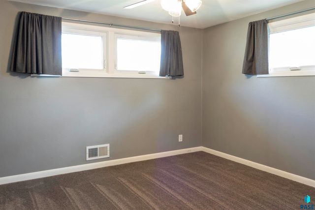 921 S Conklin Ave Avenue, Sioux Falls, SD 57103