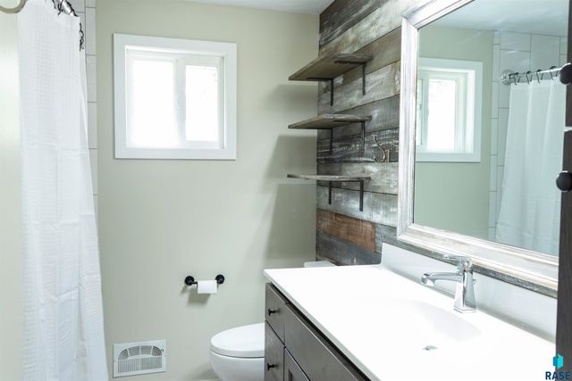 921 S Conklin Ave Avenue, Sioux Falls, SD 57103