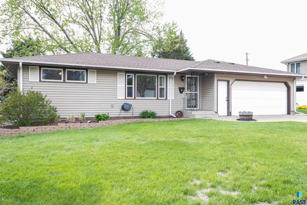 921 S Conklin Ave Avenue, Sioux Falls, SD 57103