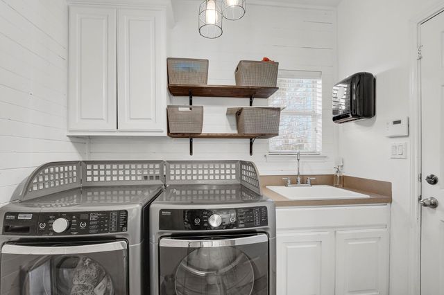 1500 Skip Tyler DR, Cedar Park, TX 78613