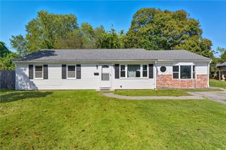 9 Dunbar Court, Warwick, RI 02886