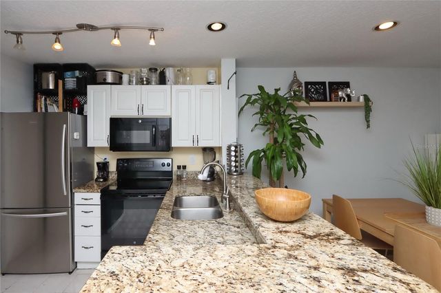 10110 WINSFORD OAK BOULEVARD 618, Tampa, FL 33624