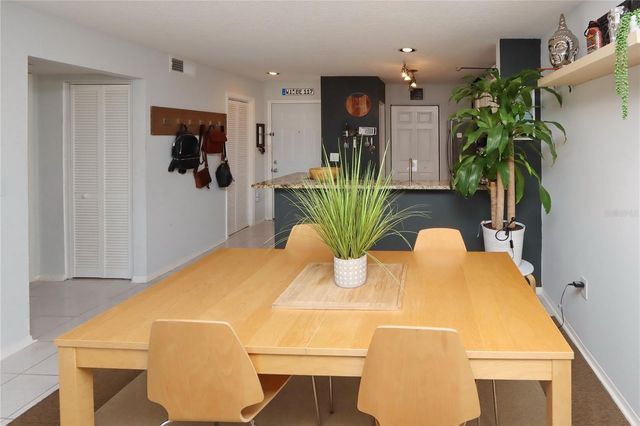 10110 WINSFORD OAK BOULEVARD 618, Tampa, FL 33624