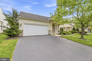 39 NEWPORT ST, Barnegat, NJ 08005