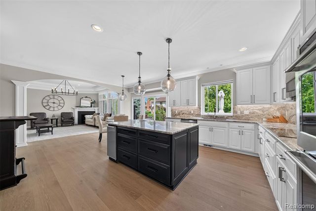 6828 Merrick Drive, Troy, MI 48098