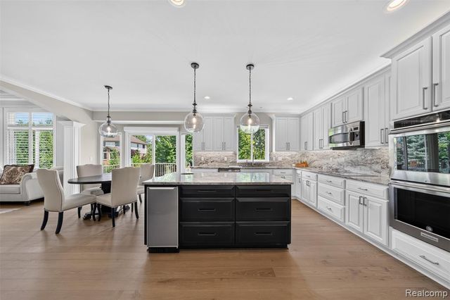 6828 Merrick Drive, Troy, MI 48098