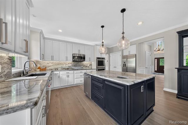 6828 Merrick Drive, Troy, MI 48098