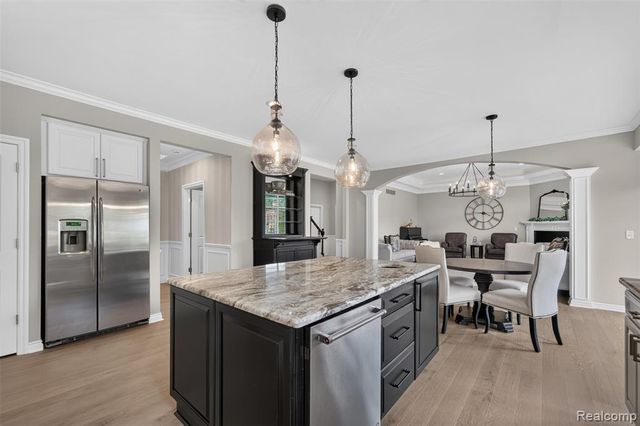 6828 Merrick Drive, Troy, MI 48098