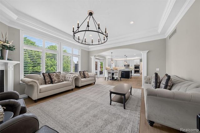 6828 Merrick Drive, Troy, MI 48098