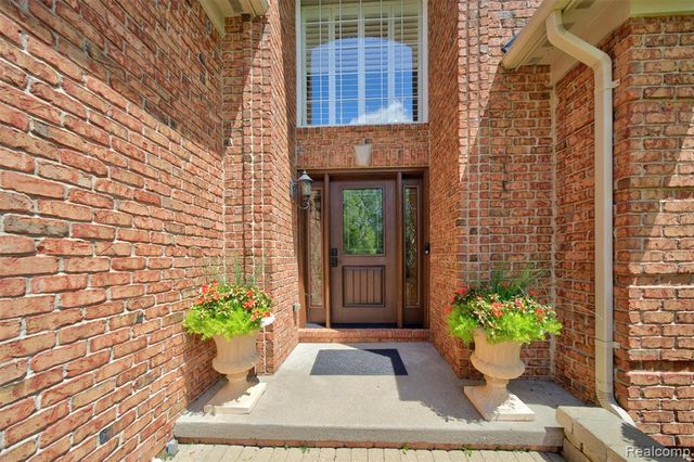 6828 Merrick Drive, Troy, MI 48098