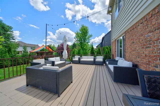 6828 Merrick Drive, Troy, MI 48098