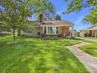 213 Sawyer Street, Grand Blanc, MI 48439