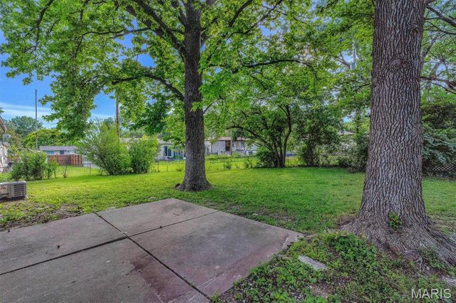 10 Garnier Court, Florissant, MO 63031