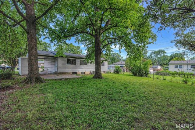 10 Garnier Court, Florissant, MO 63031