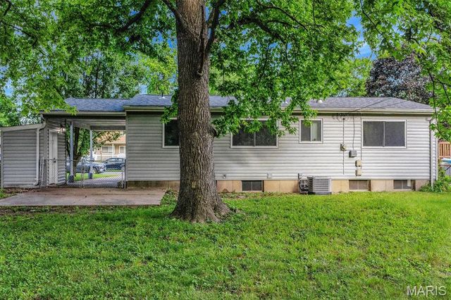 10 Garnier Court, Florissant, MO 63031