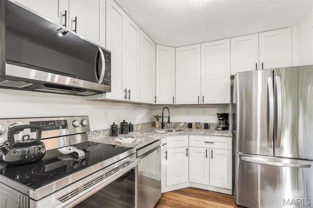 10 Garnier Court, Florissant, MO 63031