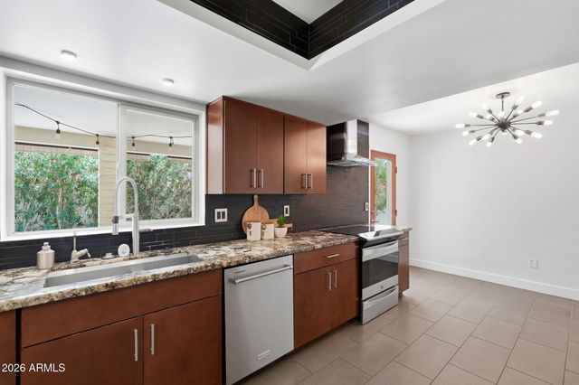 933 E LEEWARD Lane, Tempe, AZ 85283