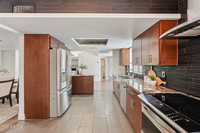933 E LEEWARD Lane, Tempe, AZ 85283