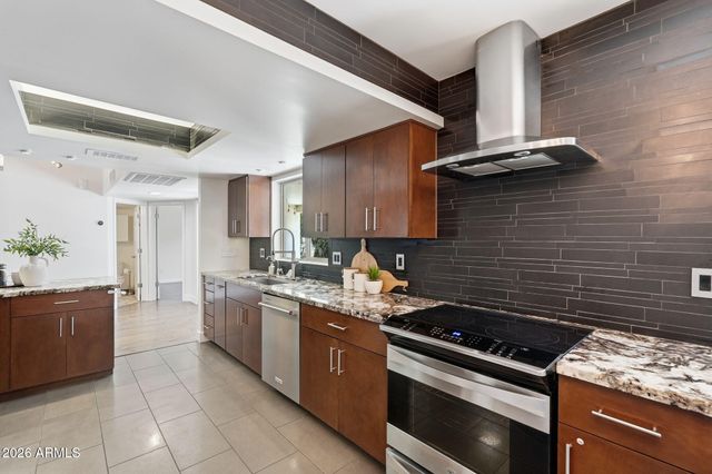 933 E LEEWARD Lane, Tempe, AZ 85283