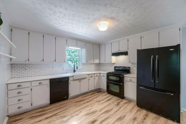 1504 Mill Creek Court SW, Marietta, GA 30008