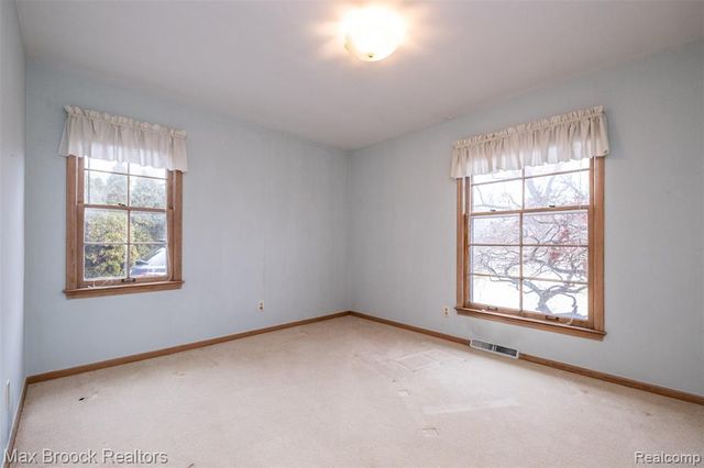 138 S Cranbrook Cross Road, Bloomfield Hills, MI 48301
