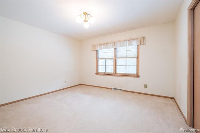 138 S Cranbrook Cross Road, Bloomfield Hills, MI 48301