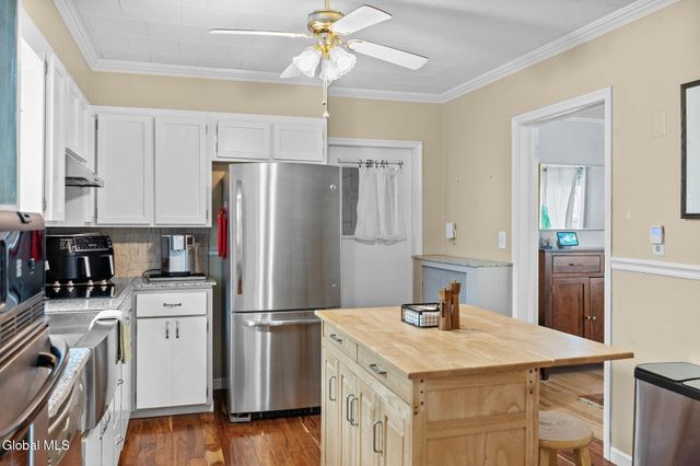 1524 Avenue A, Watervliet, NY 12189