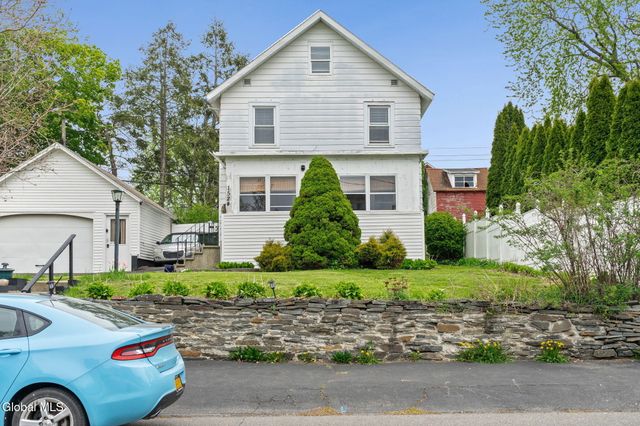 1524 Avenue A, Watervliet, NY 12189