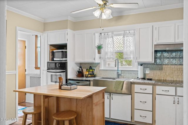 1524 Avenue A, Watervliet, NY 12189