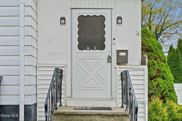 1524 Avenue A, Watervliet, NY 12189