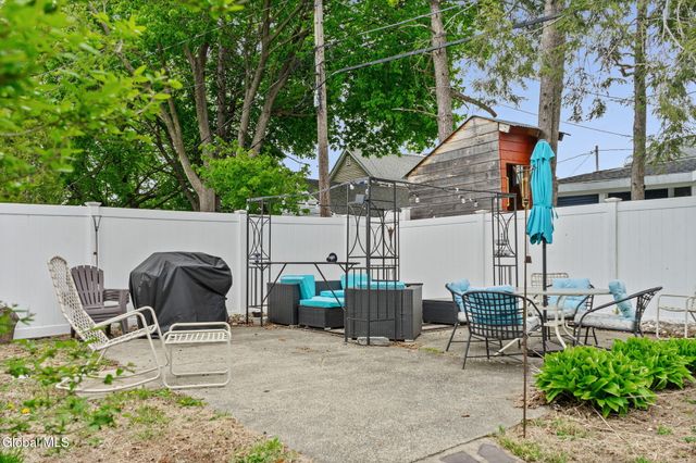 1524 Avenue A, Watervliet, NY 12189