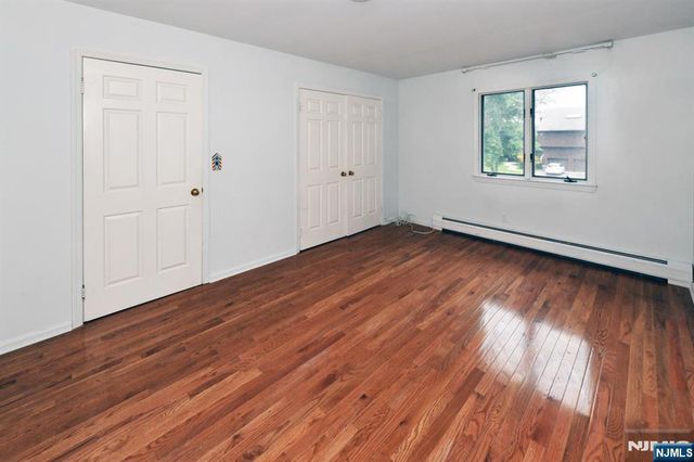 22 Gloria Drive, Allendale, NJ 07401