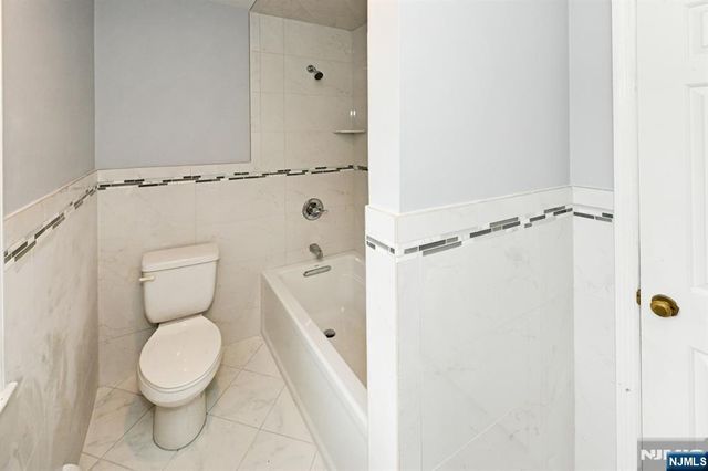 22 Gloria Drive, Allendale, NJ 07401