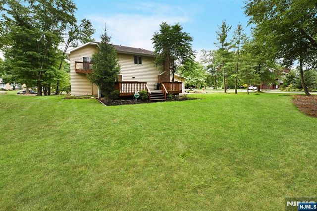 22 Gloria Drive, Allendale, NJ 07401