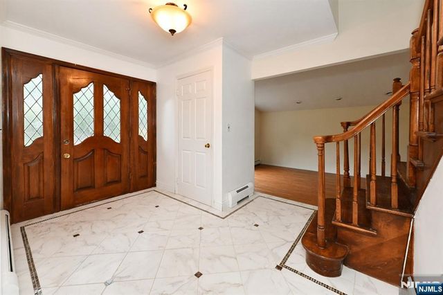 22 Gloria Drive, Allendale, NJ 07401