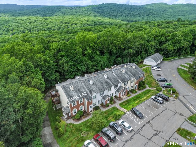 142 Spyglass Court 142, Torrington, CT 06790